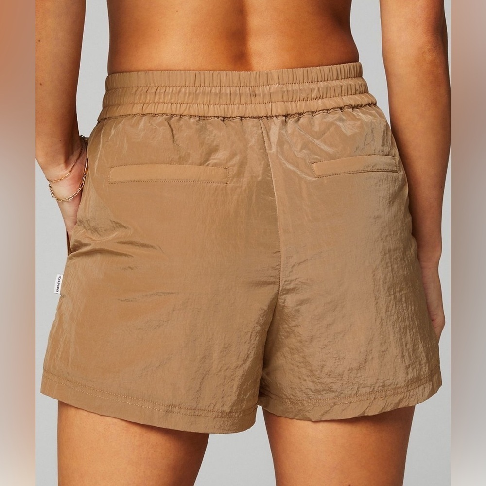 Fabletics Tan Heights Shimmer Cargo Shorts Womens size Large - Picture 3 of 6